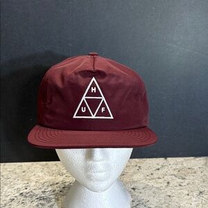 HUF SET TRIPLE TRIANGLE SNAPBACK HAT. New.